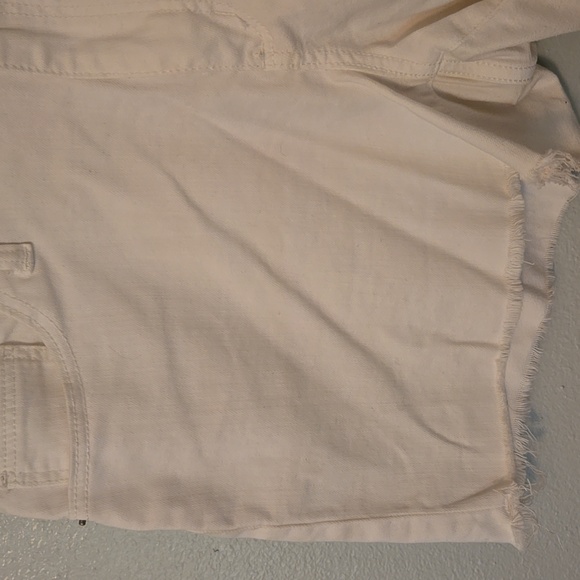 Universal Thread | White Cutoff High Rise Midi Shorts Size 12/31 - Picture 4 of 8